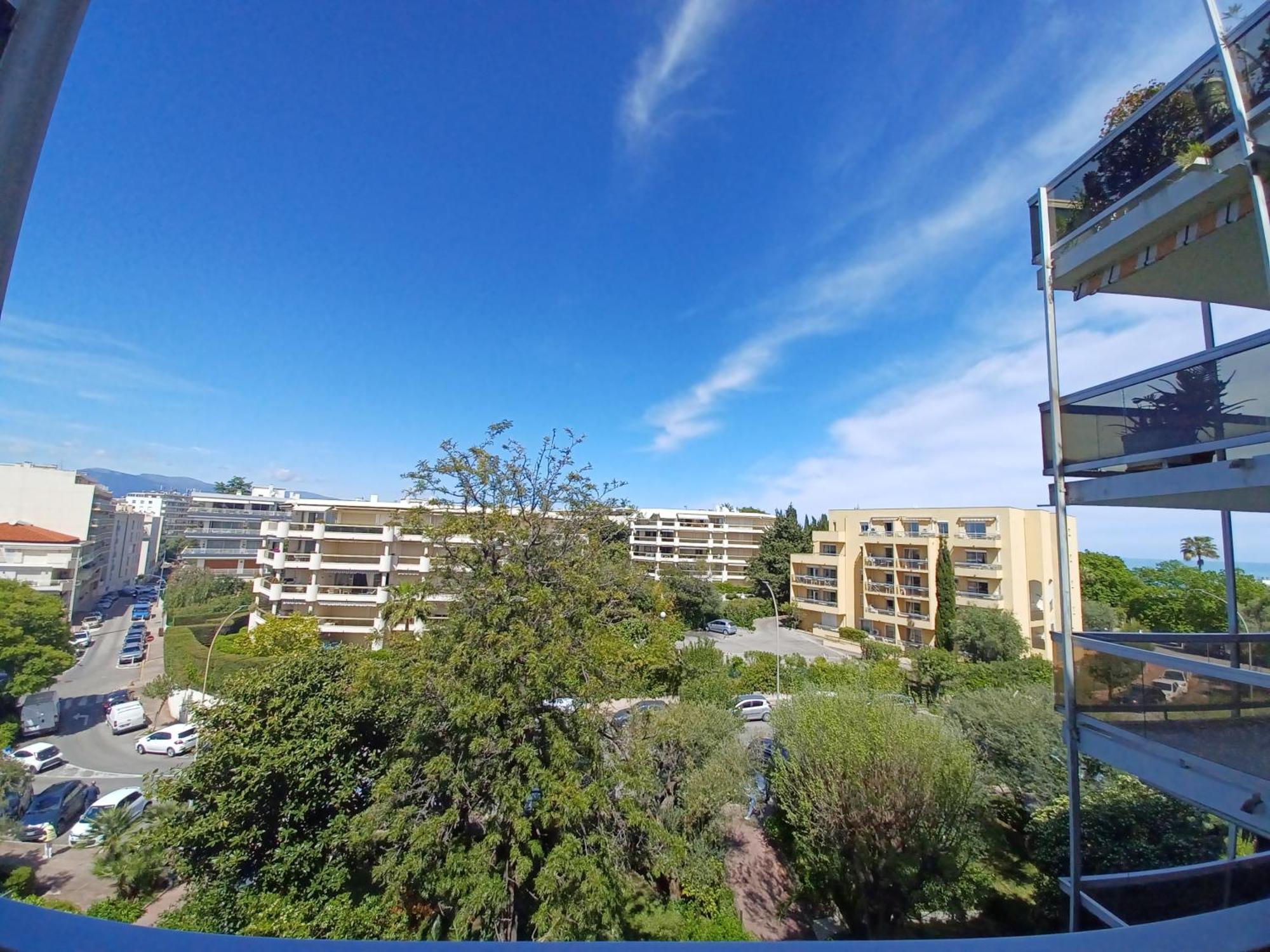 Juan Les Pins Tanit Studio Climatise Vue Sur Mer Piscine Antibes Exterior foto