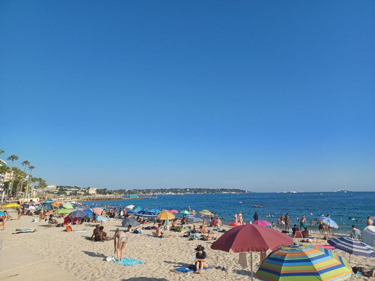 Juan Les Pins Tanit Studio Climatise Vue Sur Mer Piscine Antibes Exterior foto